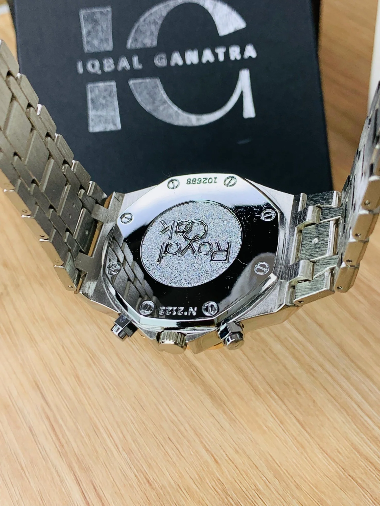 AP Luxury Model (Two Tone Black) - Image 3