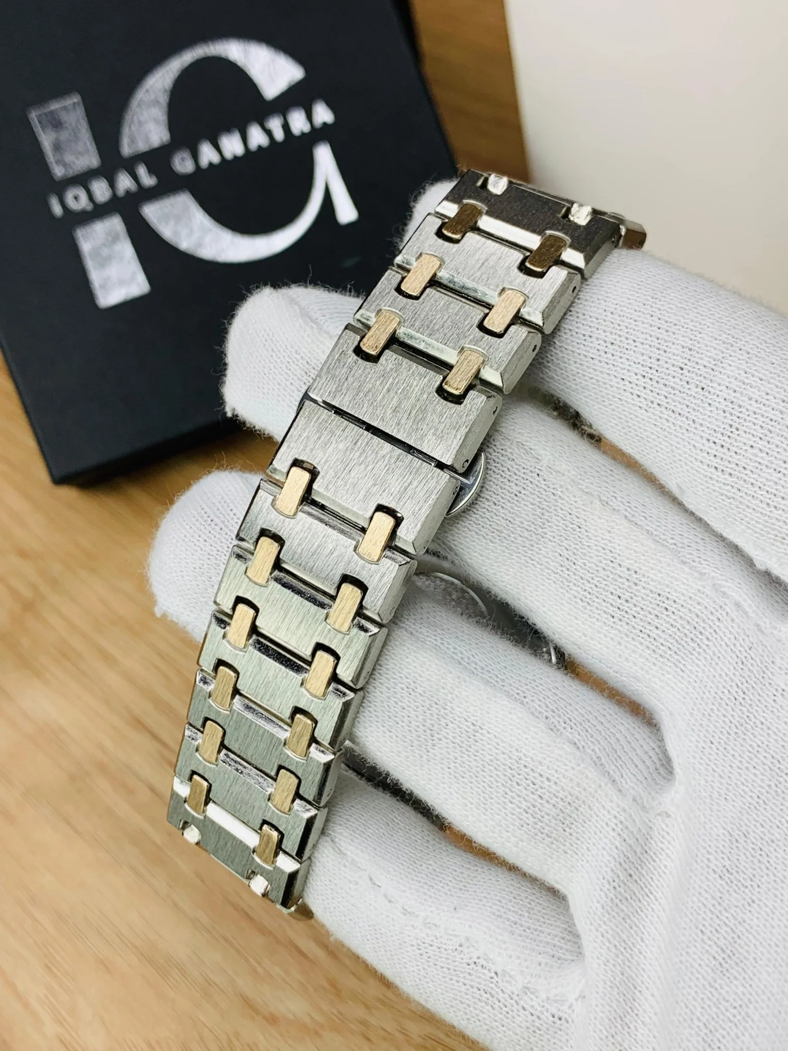 AP Luxury Model (Two Tone Black) - Image 4