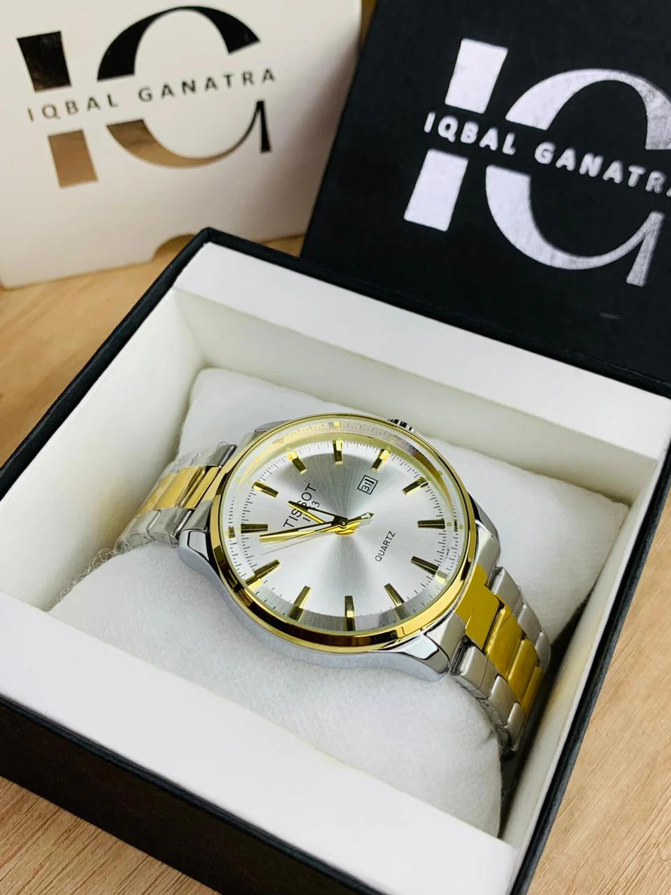 Classy Signature Model | Two Tone White