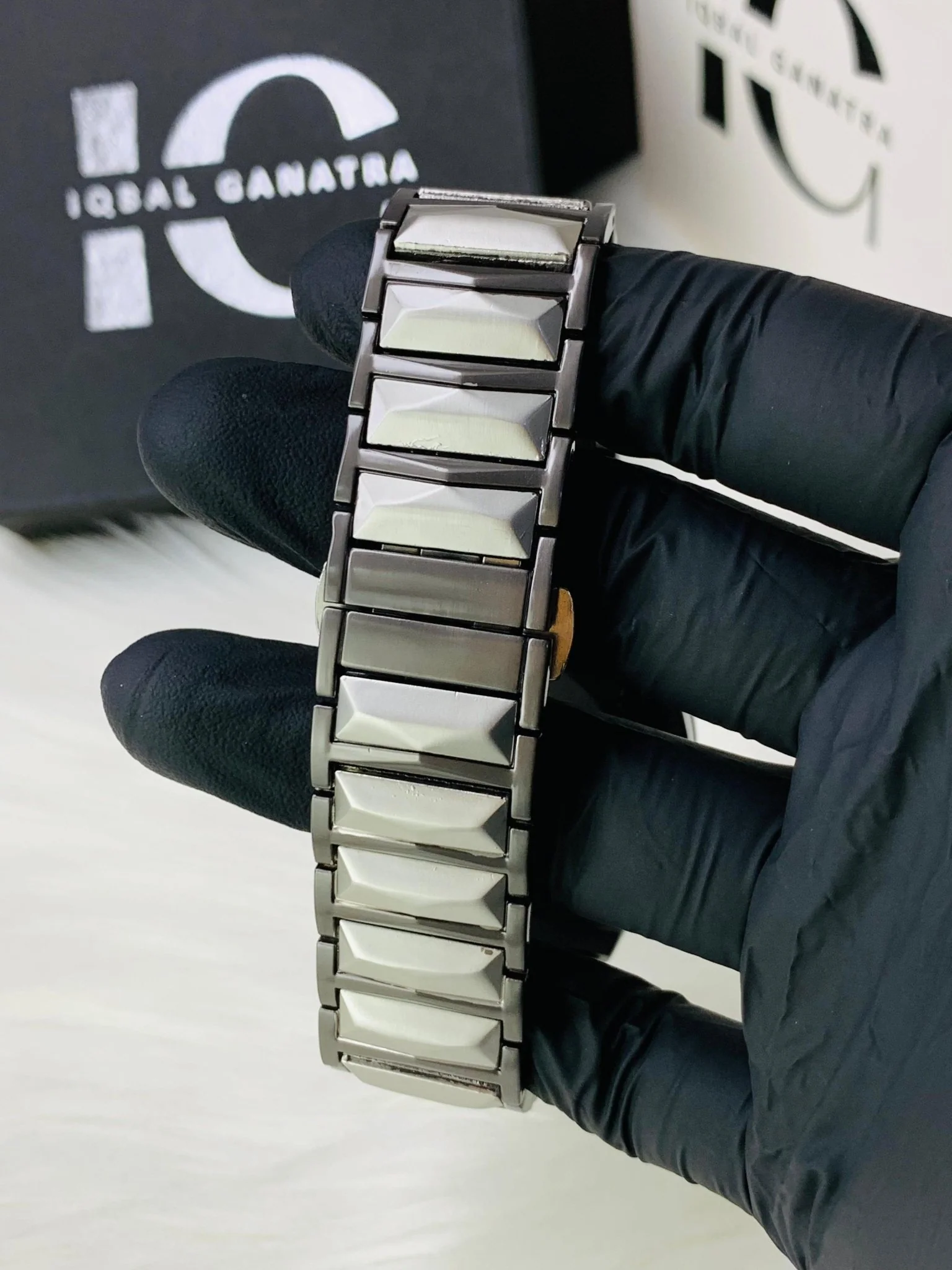 Diamond Cut | Date Adjustment | Two Tone Black - Image 5