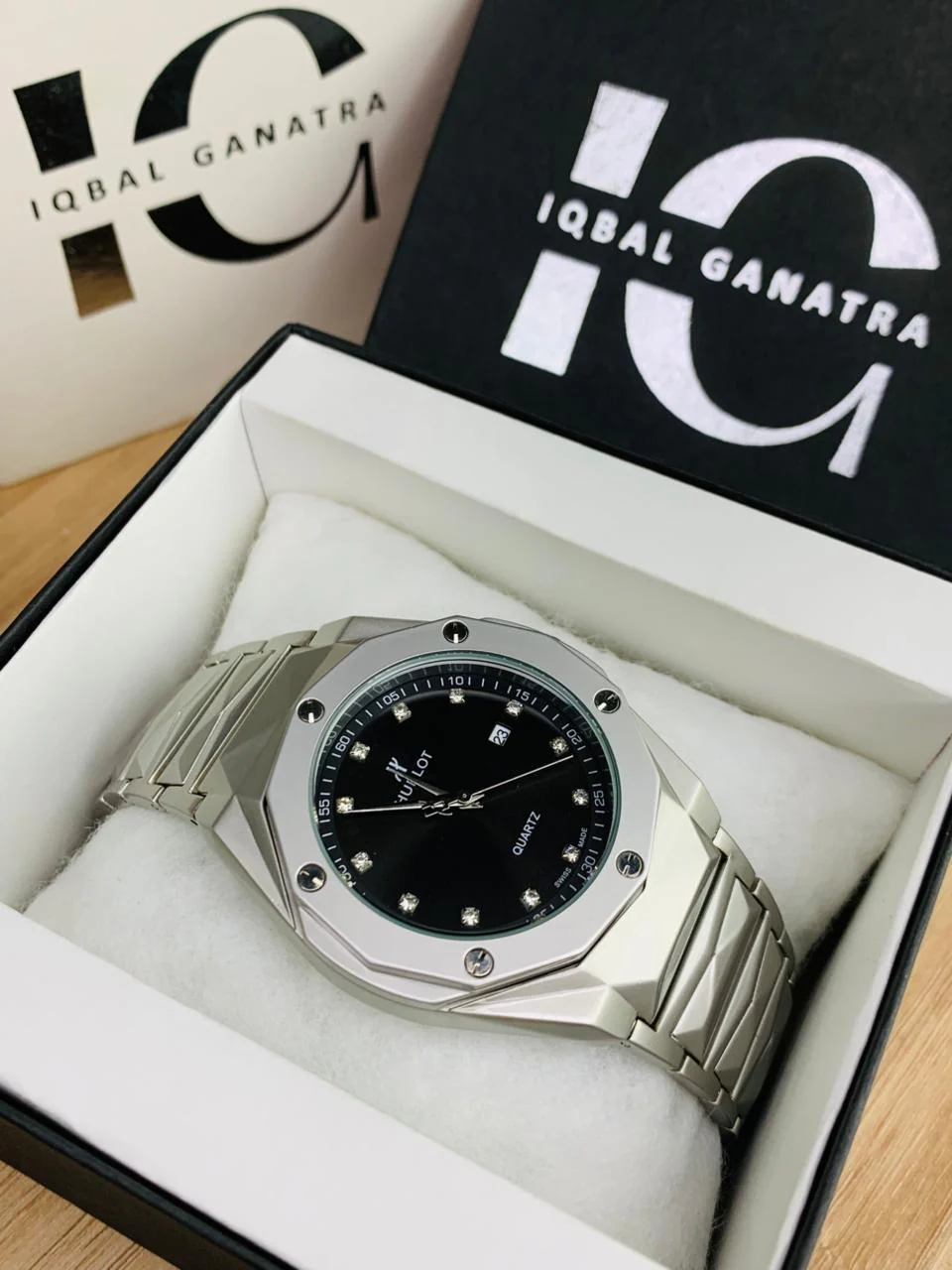 Diamond Cut | Stone Model | Black