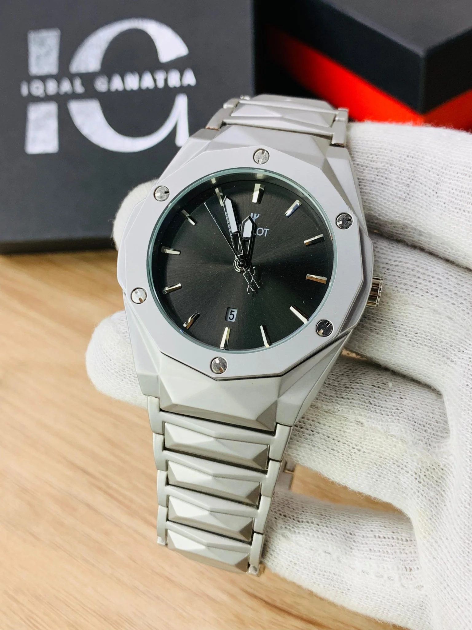 HB Plain Diamond Model | Silver Black - Image 2