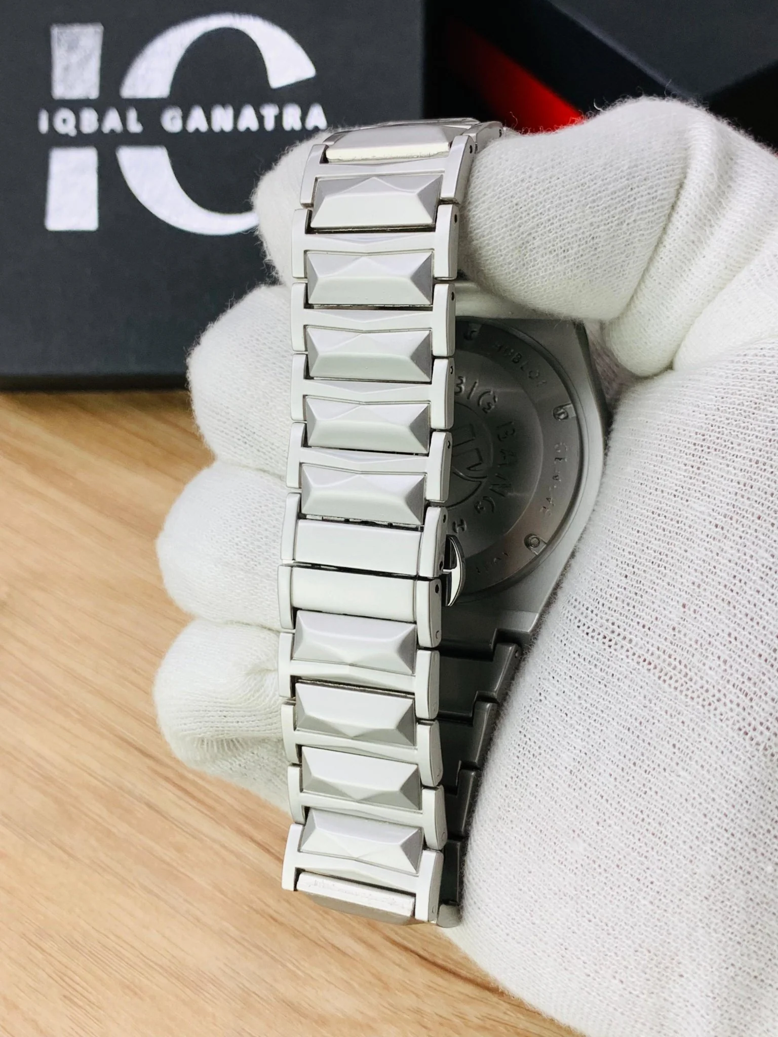 HB Plain Diamond Model | Silver Black - Image 4