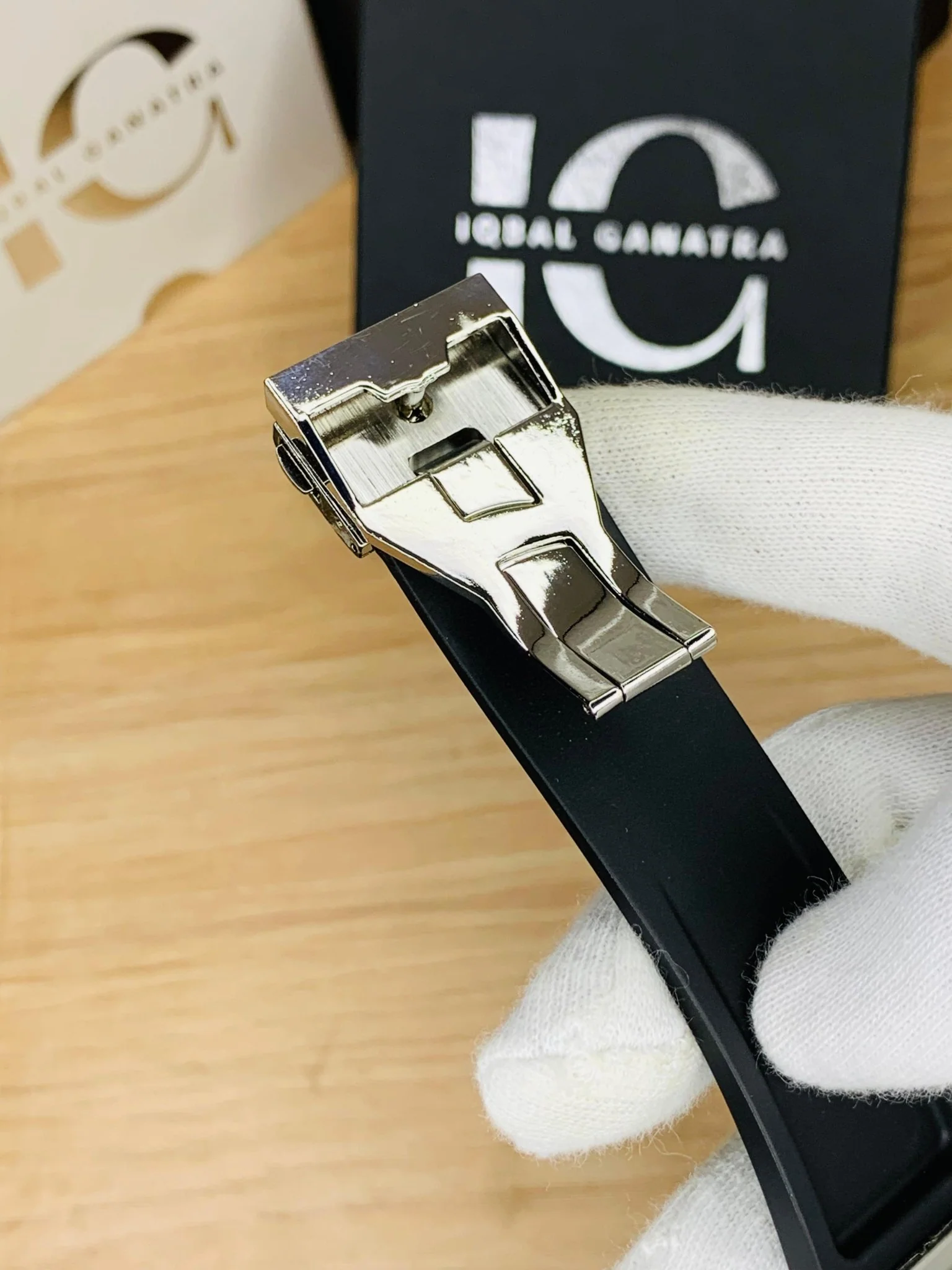 HB SQ Model (Black Silver) - Image 3