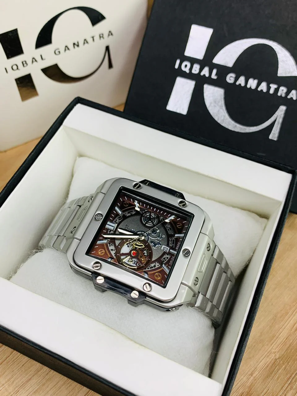 HB SQ Model | Brown