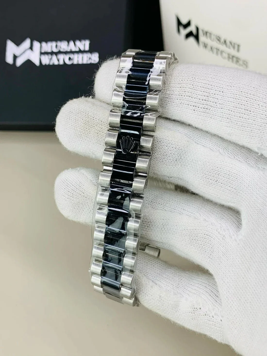 Milgauss Black Ltd Edition - Image 4