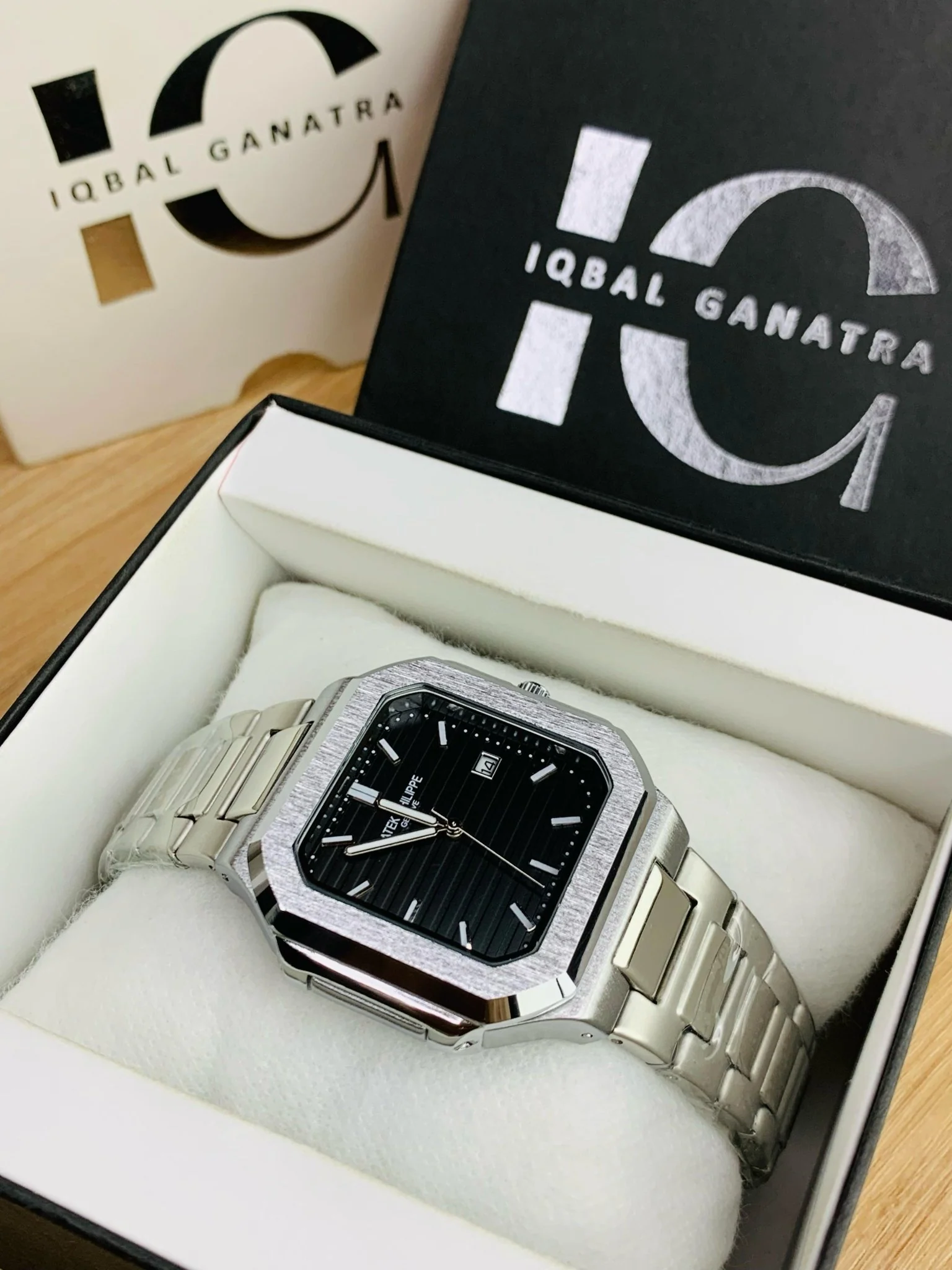 Cubic Model | Black