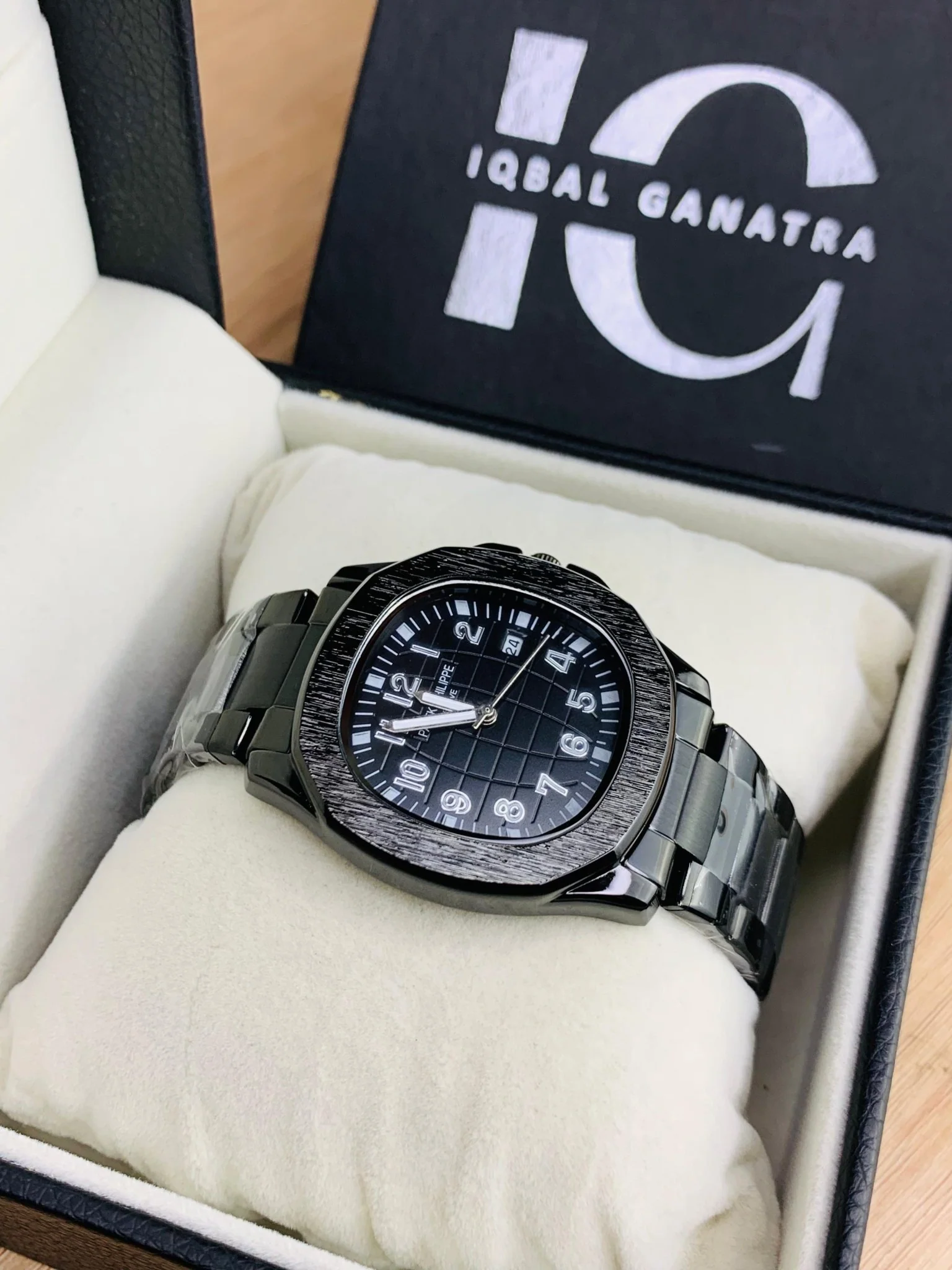PP SQ Model (Full Black)