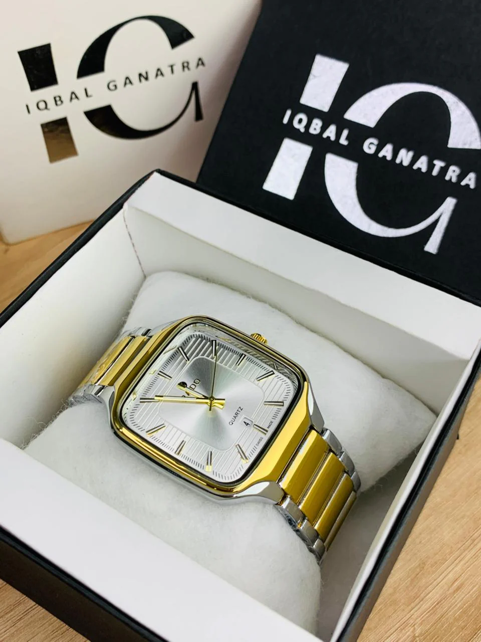 RD SQ Model | Two Tone White